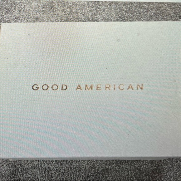 Good American | Strappy Neoprene Heel - Picture 12 of 12